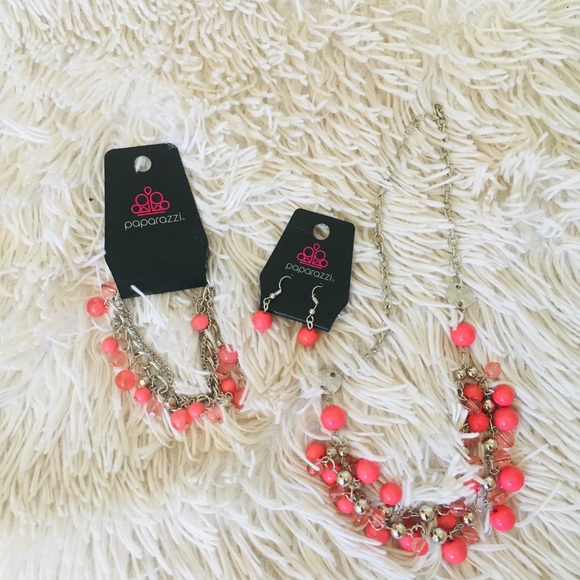 paparazzi Accessories - Paparazzi pink necklace,bracelet,earrings.